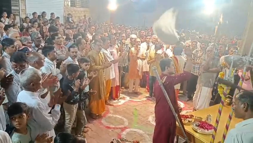 નવરાત્રિમાં જાતર ભવાઈ દ્વારા આદ્યશક્તિની ભકિત, ઝાલાવાડના લીલાપુરે જાળવી રાખી 125 વર્ષ જૂની આધ્યાત્મિક પરંપરા 5 - image