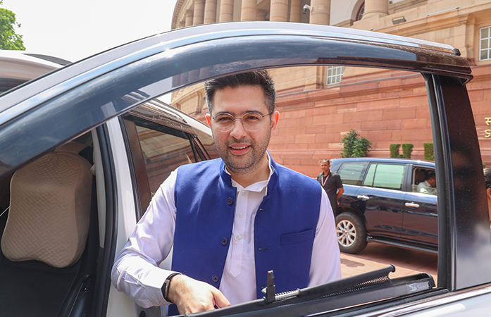 AAP સરકારે છીનવી તો કેન્દ્રએ પાછી આપી, રાઘવ ચઢ્ઢાને ફરી મળી Z+ કેટેગરીની સુરક્ષા.