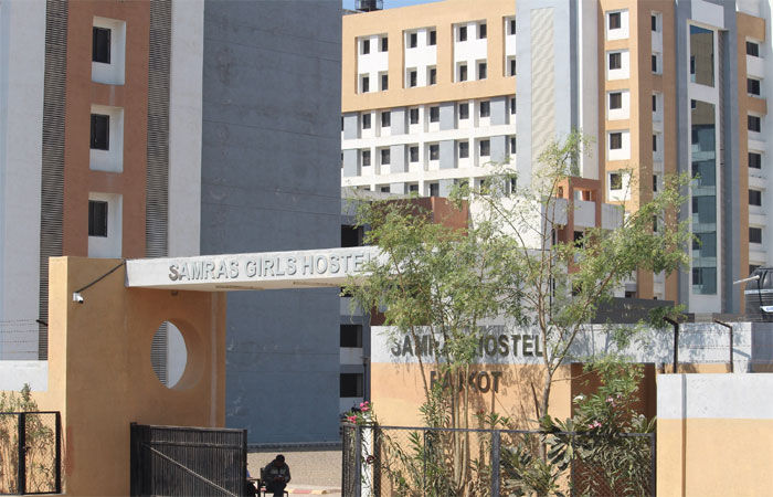 સમરસની ગર્લ્સ હોસ્ટેલમાં હલકી ગુણવત્તાનું ભોજન અપાતા હોબાળો 1 - image