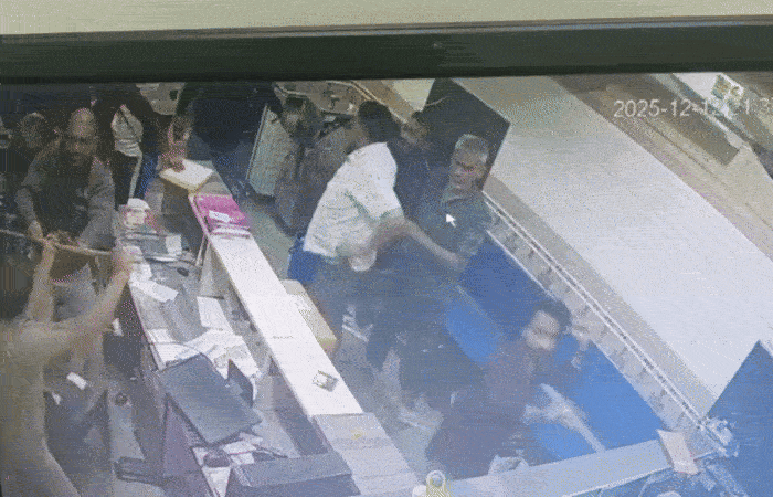 અમદાવાદના મેમકોમાં અસામાજિક તત્ત્વોનો આતંક, બર્થ ડે ઉજવીને રોડ બાનમાં લીધો, ટ્રાવેલ્સની ઓફિસમાં કરી તોડફોડ 1 - image