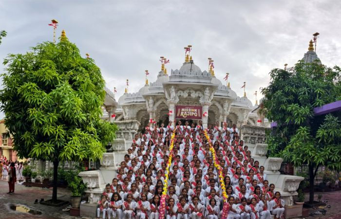 બીએપીએસ સ્વામિનારાયણ સંસ્થાના 15,666 બાળકોએ ‘સત્સંગ દીક્ષા’ ગ્રંથના 315 શ્લોકના મુખપાઠ કરી રચ્યો ઈતિહાસ 2 - image