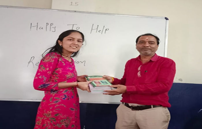 આર્થિક સ્થિતિ નબળી હોવાથી અભ્યાસ છોડી હાલ બોર્ડની પરીક્ષા આપનારી સુરત પાલિકાની 171 વિદ્યાર્થીનીઓ પાસ 2 - image