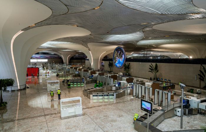 નવી મુંબઈનું કમળના ફૂલના આકારનું અત્યાધુનિક એરપોર્ટ, 8 ઓક્ટોબરે ઉદઘાટન, મુસાફર ક્ષમતા 9 કરોડ 5 - image