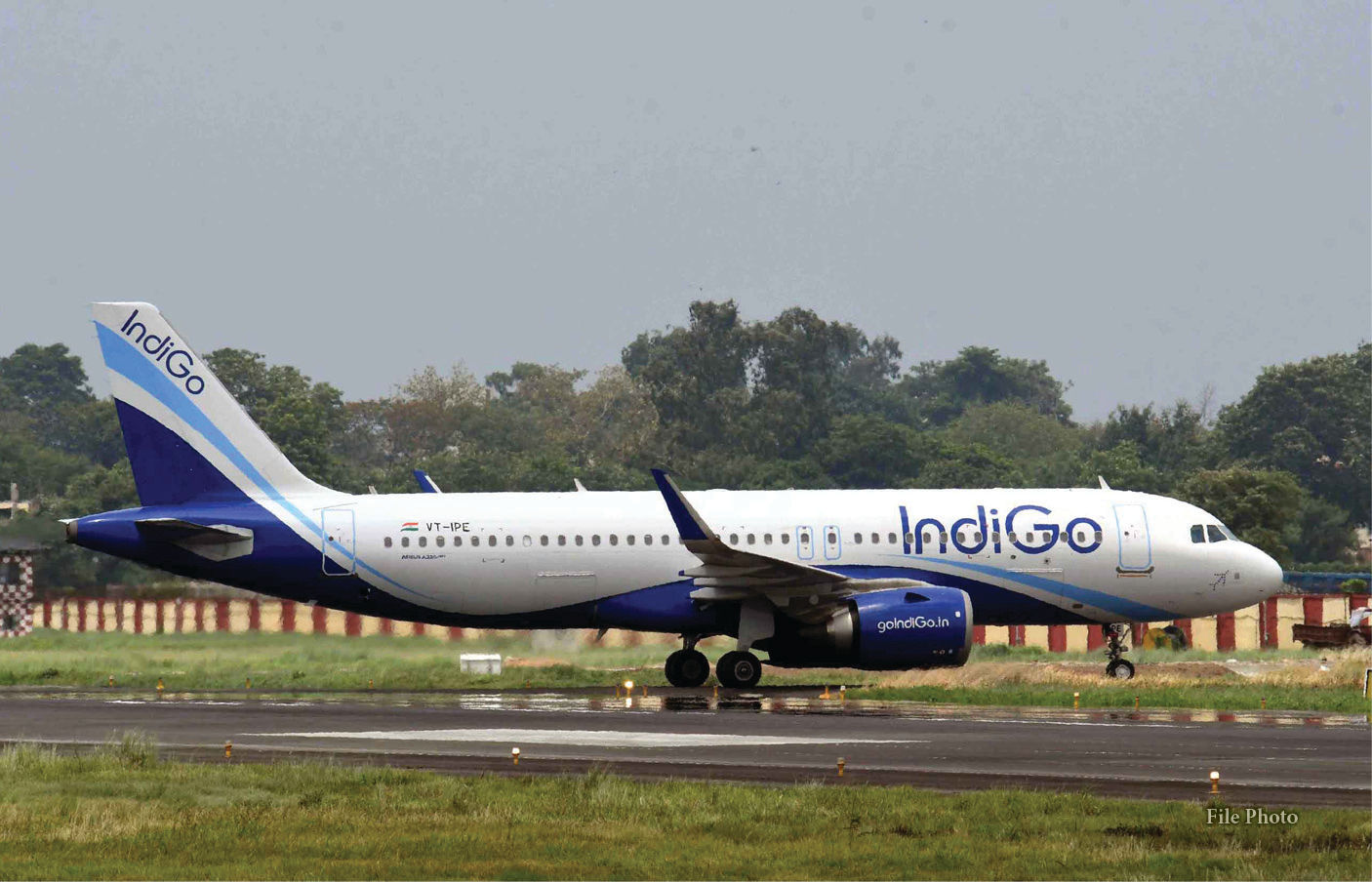 મુંબઈથી કાનપુર જઈ રહેલી ફ્લાઈટમાં ખામી, લેન્ડિંગ વખતે 32 મિનિટ સુધી ન ખુલ્યા દરવાજા 1 - image