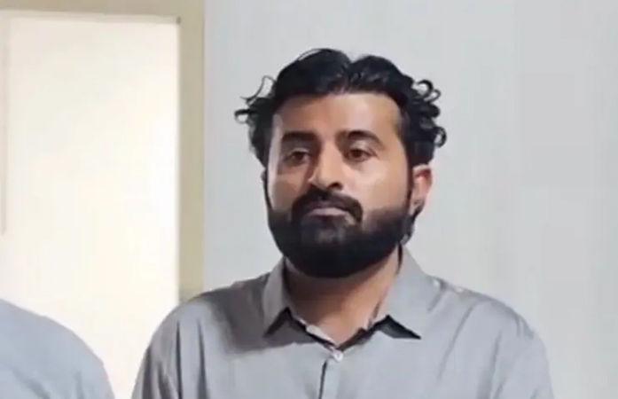 Ahmedabad court cancels bail of folk artist Devayat Khavad in cheating case