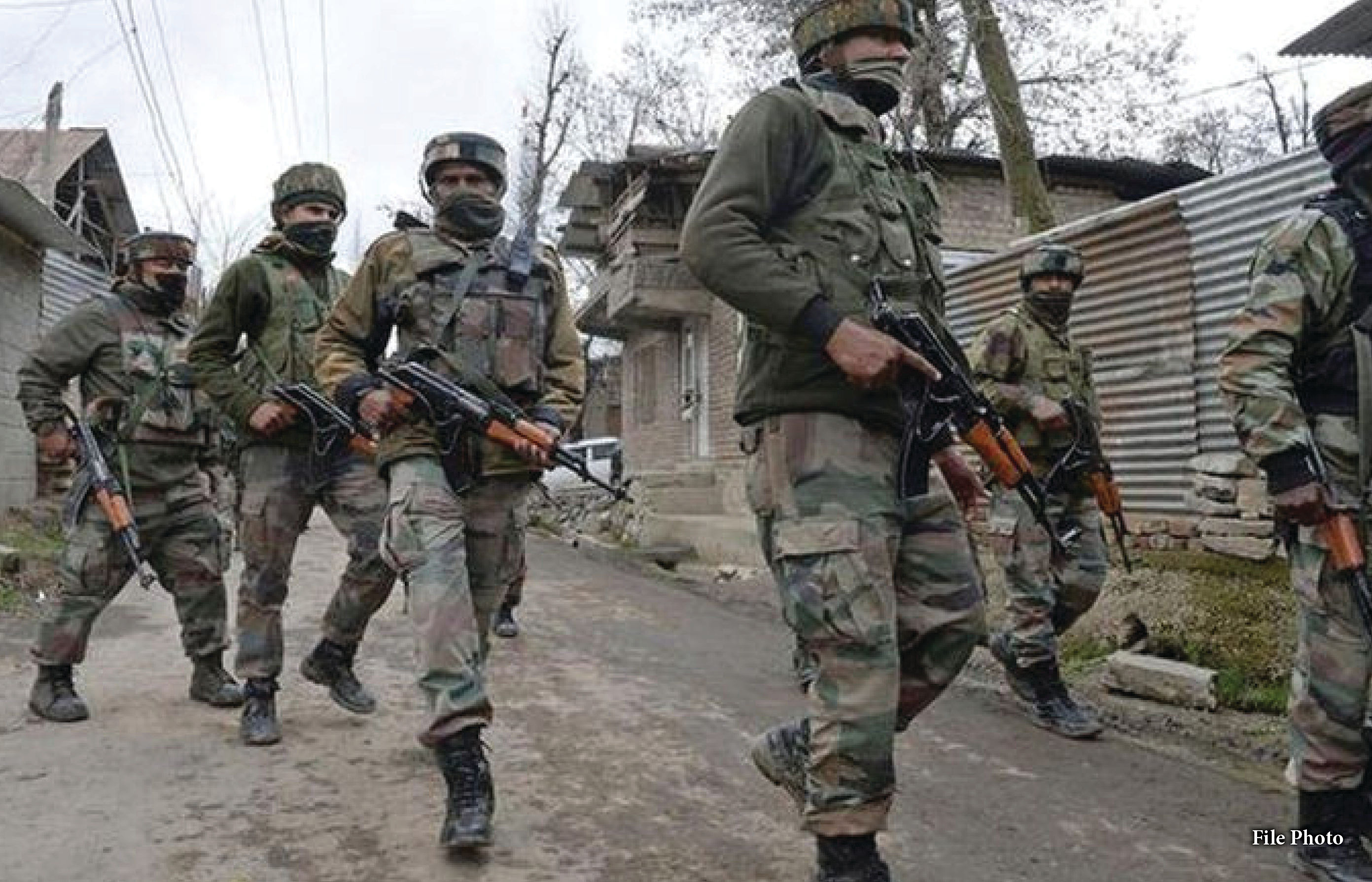 જમ્મુ-કાશ્મીર : કુપવાડામાં સુરક્ષા દળો સાથેની અથડામણમાં 5 આતંકવાદીઓ ઠાર 1 - image