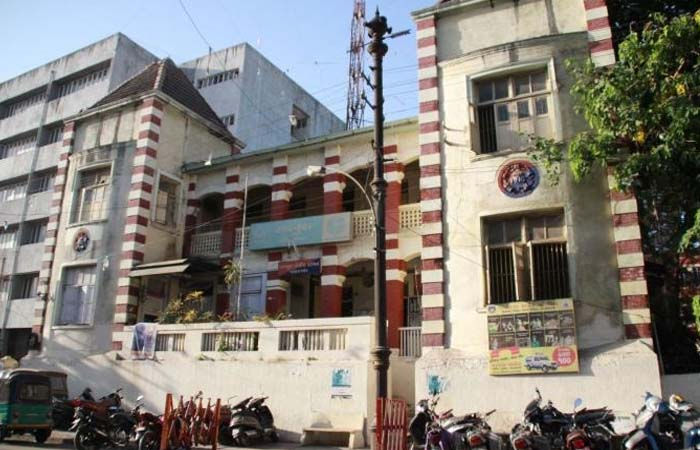 નવલખી પેલેસ કમ્પાઉન્ડમાં ચોરીની ઘટના, શકમંદોની પૂછપરછ 1 - image