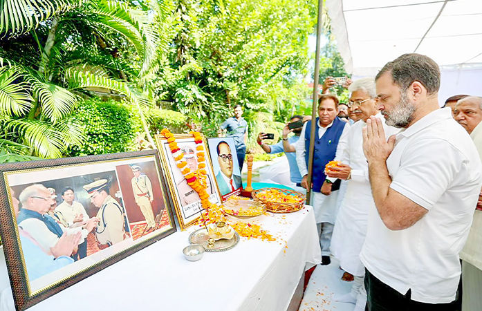 Rahul Gandhi Meets Family of Y Puran Kumar