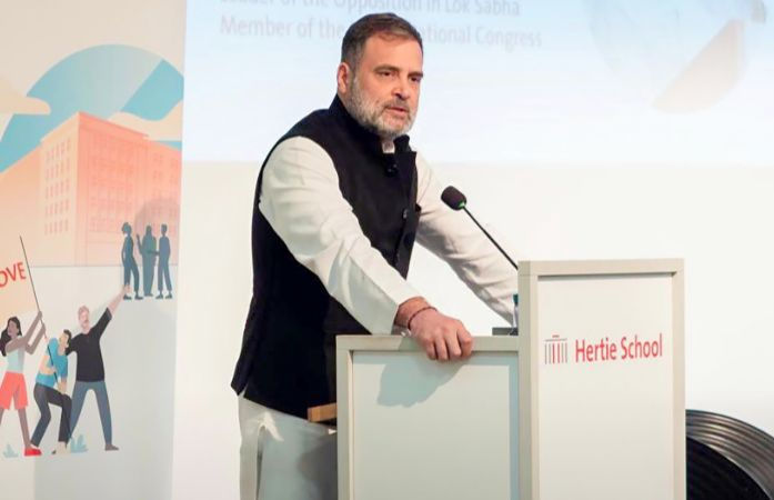 બંધારણ ખતમ કરવા માંગે છે ભાજપ, સંસ્થાઓ પર કબજો કર્યો: જર્મનીમાં રાહુલ ગાંધીનું મોટું નિવેદન 1 - image