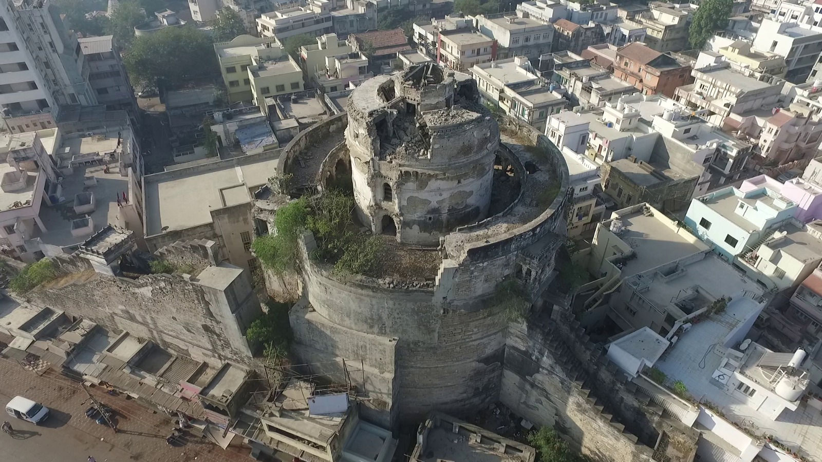 25 વર્ષનો વનવાસ પૂરો!: 2001ના ભૂકંપમાં ધ્વસ્ત થયેલો જામનગરનો 'ભુજિયો કોઠો' ફરી બેઠો થયો, જાણો ક્યારથી મળશે પ્રવેશ 2 - image