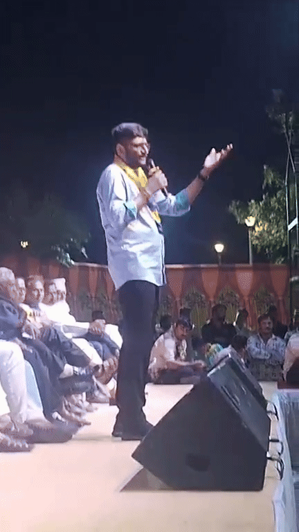 VIDEO: માંડ માંડ બચ્યા ગોપાલ ઈટાલિયા, જામનગરમાં યુવકે વિસાવદરના ધારાસભ્ય પર ફેંક્યું જૂતું 4 - image