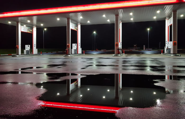 Adani, Jio collaborate to use each other’s fuel, gas pumps