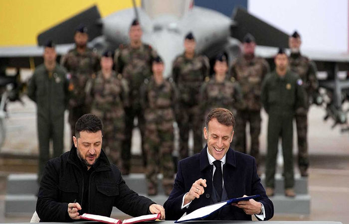 રશિયા-યુક્રેન સંઘર્ષ વચ્ચે 100 રાફેલ જેટની એન્ટ્રી થતાં બદલાશે યુદ્ધની દિશા! હવે શું કરશે પુતિન? 1 - image