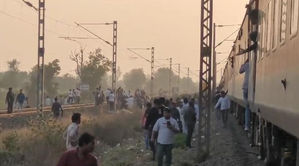 Jalgaon train accident: Four Nepali nationals among 13 dead
