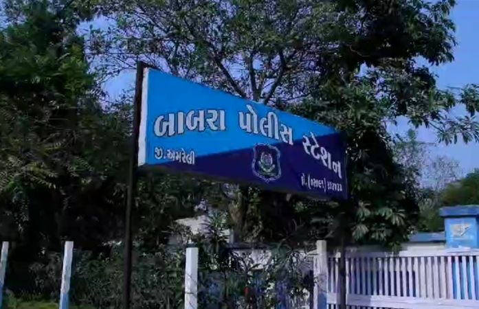 અમરેલી: બાબરાના કોટડા પીઠા ગામે ગૌચરની જમીન મામલે બે પક્ષ વચ્ચે મારામારી, ઈજાગ્રસ્ત વૃદ્ધનું સારવાર દરમિયાન મોત 1 - image