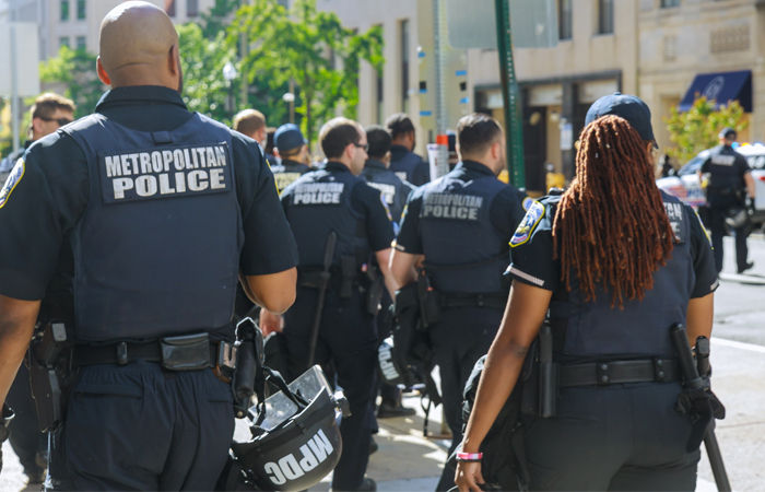 અમેરિકામાં ચાલુ પરીક્ષાએ યુનિવર્સિટીમાં ઘૂસ્યા હુમલાખોર, અંધાધૂંધ ફાયરિંગમાં 2ના મોત 1 - image