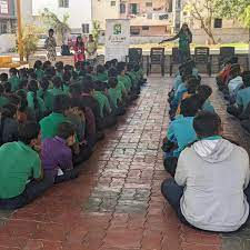 કવિ દુલા કાગ સ્કૂલમાં પ્રવેશ માટે ધસારો થતો હોવાથી ૯ નવા વર્ગો બનાવાશે 1 - image