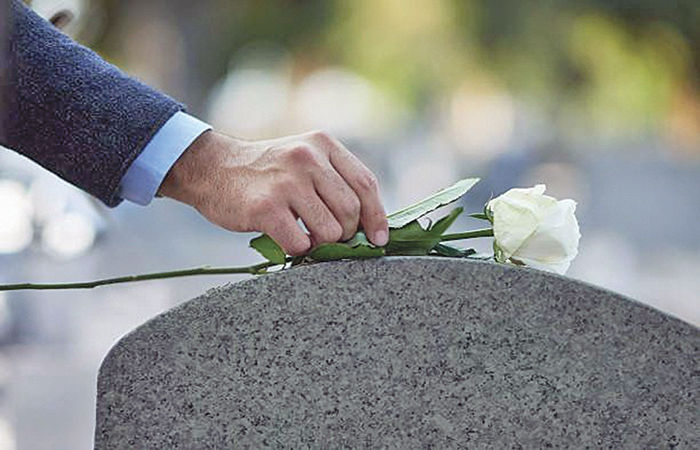 આપીને જા કે મૂકીને જા, હે માનવ નિર્ણય તારો 1 - image