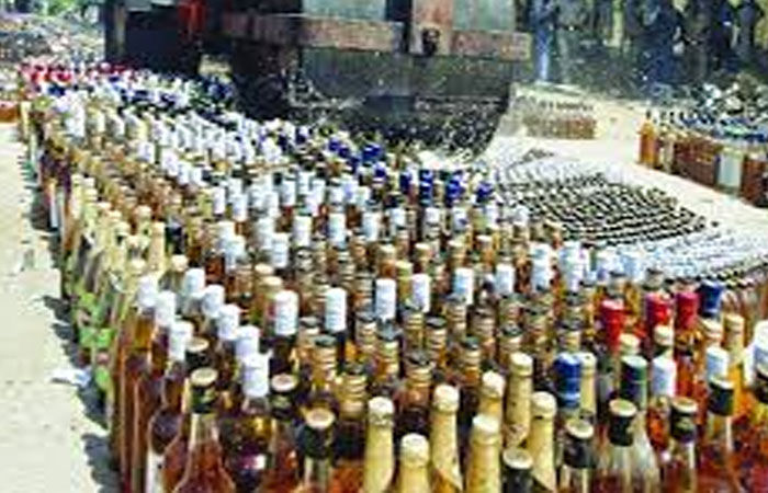 ચૂંટણીમાં મતદારનો રિઝવવા દારુની રેલમછેલ કરવા બુટલેગરો મેદાને 1 - image