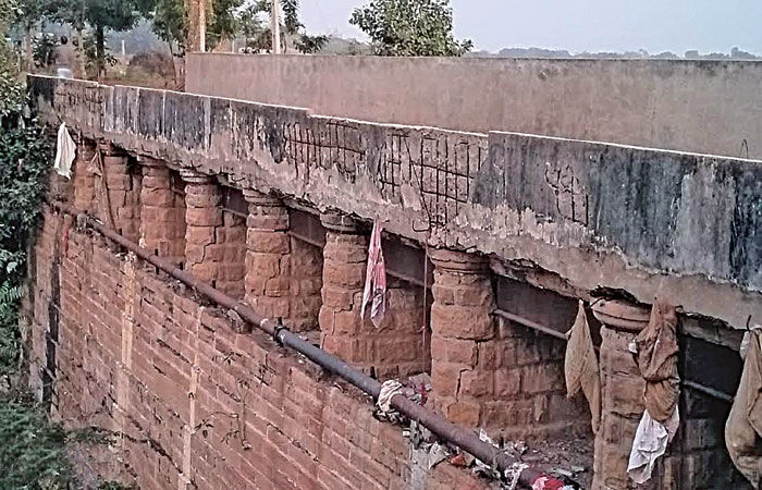 ધ્રાંગધ્રા શહેરમાં માનસાગર પાસે રાજાશાહી વખતનો બ્રિજ બિસ્માર 1 - image