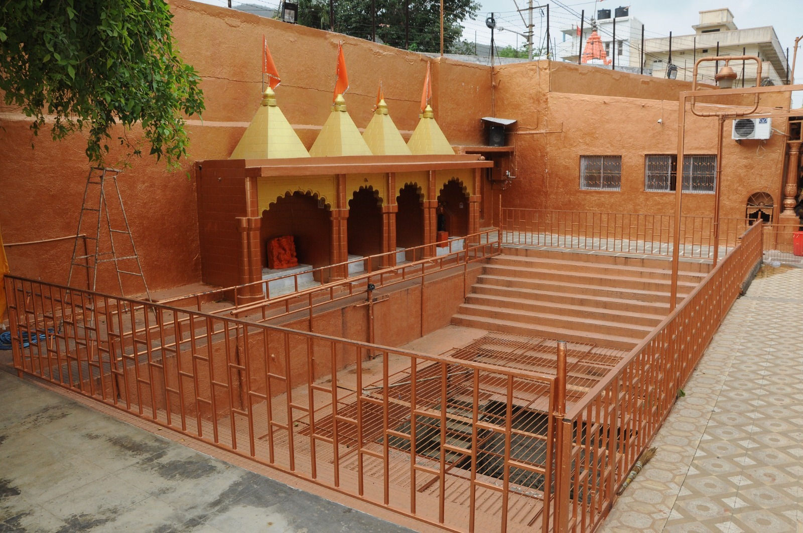 ભવનાથના પવિત્ર મૃગી કુંડનો અદ્ભૂત ઈતિહાસ, જાણો શા માટે સાધુઓ અહીં કરે છે શાહી સ્નાન 2 - image