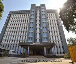 વિવિધ વિસ્તારમાં આવેલી મ્યુનિસિપલ હોસ્પિટલોમા અધિકારીઓ રાત્રિ ચેકીંગ કરશે 1 - image