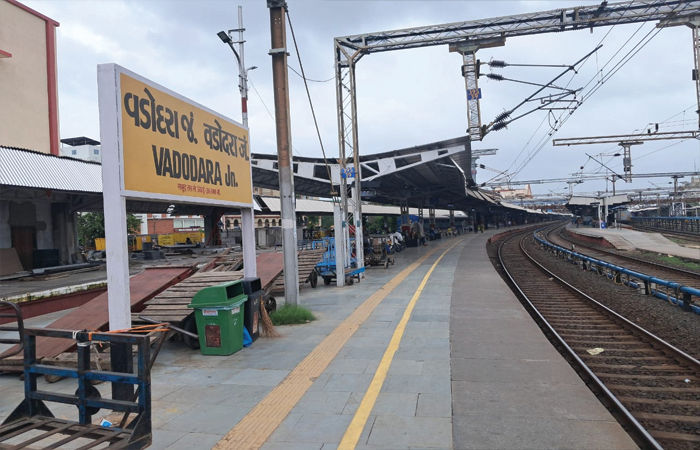 બાંદ્રા ટર્મિનસ-ભુજ વચ્ચે સુપરફાસ્ટ સ્પેશિયલ ટ્રેન દોડશે 1 - image