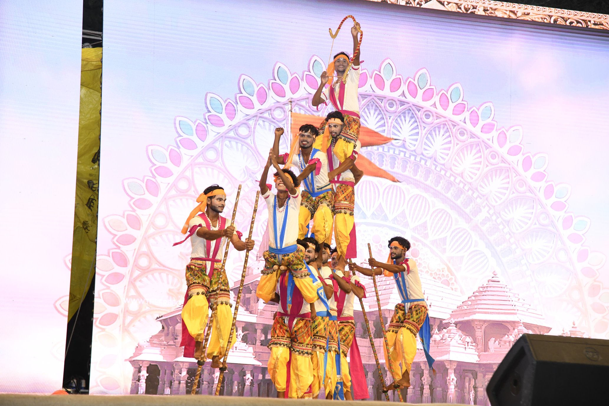 લોકકલાના સંગમ સમો 'ઇન્ડિયન ફોક કાર્નિવલ' અમદાવાદમાં સંપન્ન, દેશભરના કલાકારોએ મંત્રમુગ્ધ કર્યા 3 - image