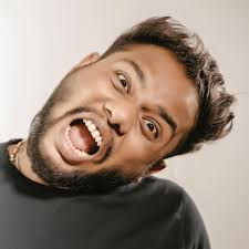 નવરંગપુરા સીજી રોડ પર પ્રમોશન માટે ટ્રાફિક જામ કરતા ફરિયાદ નોંધાઇ 2 - image