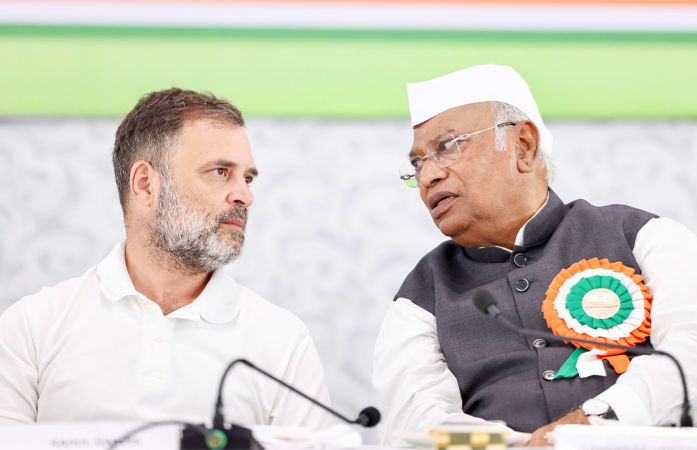 '10 બેઠક પણ નહીં જીતી શકે...' સીટ વહેંચણી મુદ્દે કોંગ્રેસમાં અસંતોષ, દિગ્ગજની ચેતવણી 1 - image