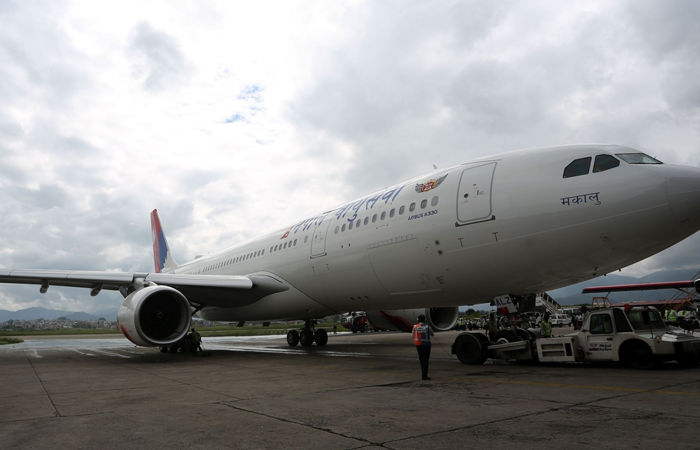 દિલ્હી બાદ હવે કાઠમંડુ એરપોર્ટ પર ટેક્નિકલ ખામી, તમામ વિમાનોની અવરજવર અટકી 1 - image