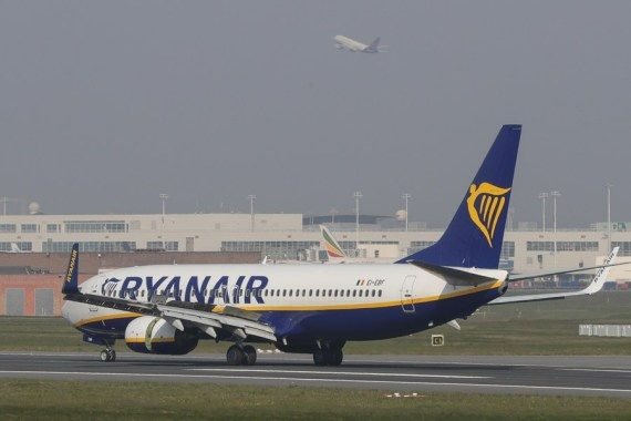 Ryanair London-Greece flight’s winglet hits fence during taxiing, no injuries reported