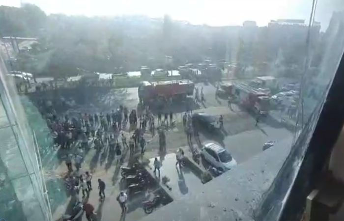 અમદાવાદના સાયન્સ સિટીના કોમ્પ્લેક્સના ભીષણ આગ, ફસાયેલા લોકોને બચાવવાની કામગીરી શરૂ 2 - image