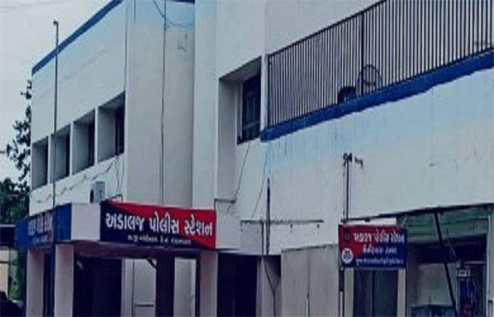 કંપનીના સેફ્ટી ઓફિસરને રિક્ષામાં બેસાડી છરીની અણીએ લૂંટી લેવાયો 1 - image