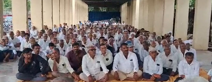 કપાસની આયાત ડ્યુટી રદ કરવાના નિર્ણય સામે બોટાદમાં ખેડૂતોનો વિરોધ, ઉગ્ર આંદોલનની ચીમકી 2 - image