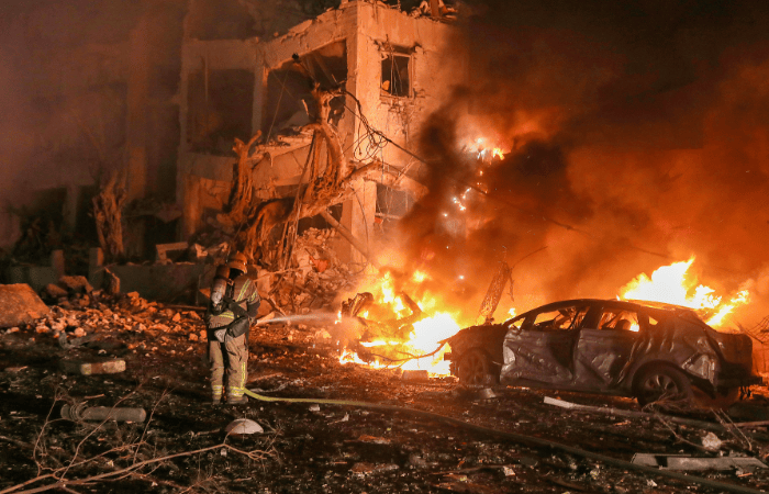 હોર્મુઝ સ્ટ્રેટ બંધ, અમેરિકાની નવી એડવાઈઝરી...: ઈરાન યુદ્ધની 10 મોટી અપડેટ્સ 1 - image