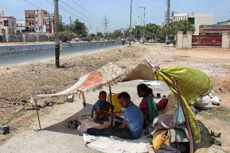 વડોદરામાં સતત બીજા દિવસે તાપમાનનો પારો ૪૪.૪ ડિગ્રી 1 - image