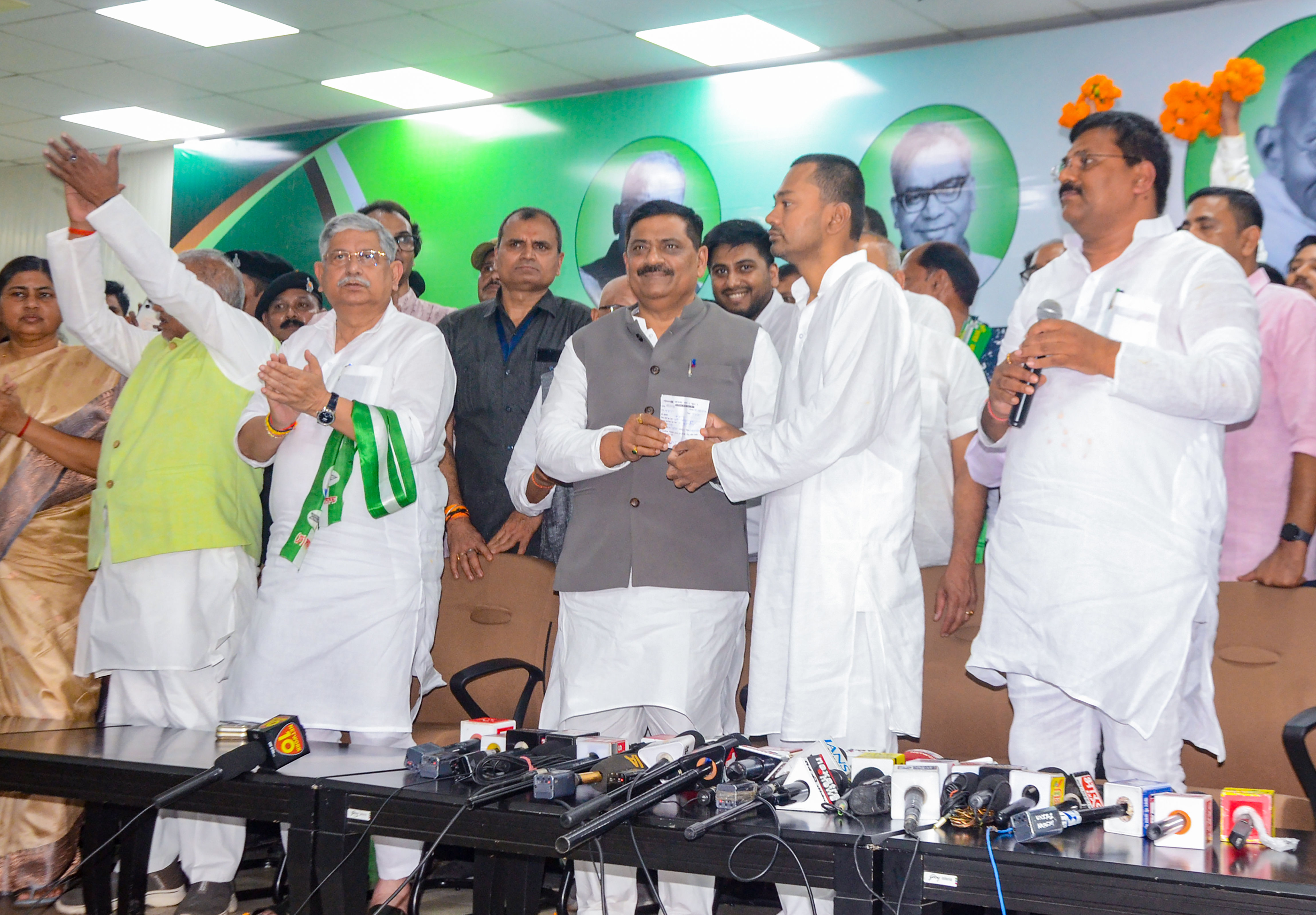 નીતિશ કુમારના પુત્ર નિશાંત JDUમાં જોડાયા, બિહારના DyCM બનશે, પાર્ટી MLC પણ બનાવશે 3 - image