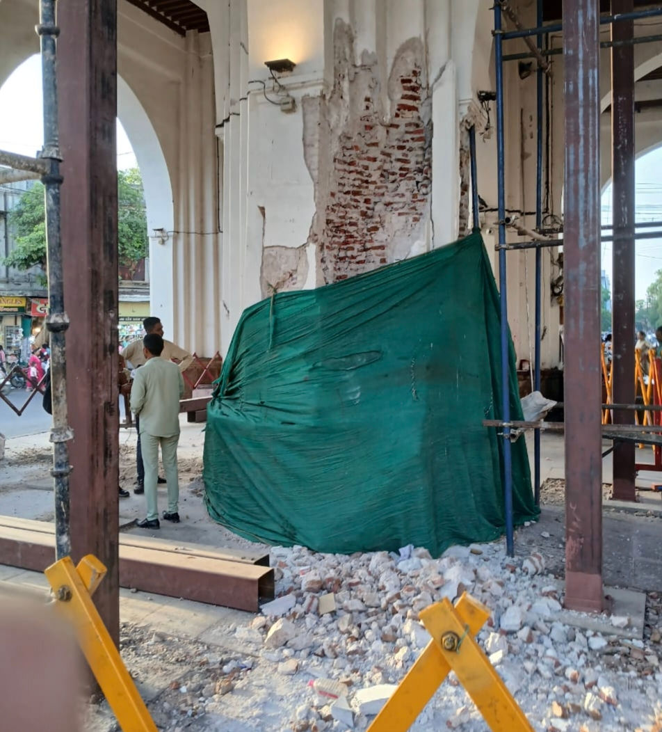 વડોદરાના ઇતિહાસના સાક્ષી માંડવીએ DJ વગરની સવારીઓ જોઇ,ચારદરવાજામાં તહેવારોનો કોલાહલ શાંત થઇ ગયો 2 - image