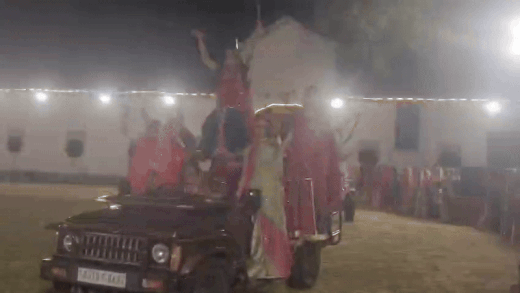 રાજકોટમાં શૌર્ય અને શક્તિથી માતાજીની આરાધના, ક્ષત્રિયાણીઓ જીપ અને બાઈક પર સવાર થઈને તલવાર રાસ રમી 2 - image