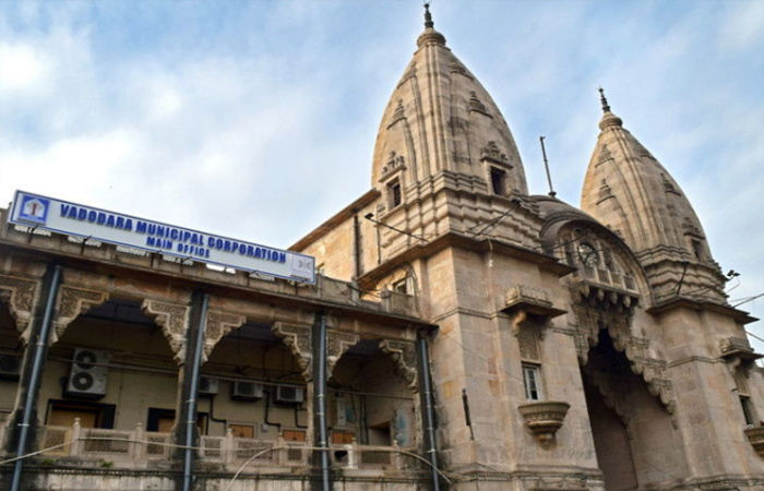 વડોદરા શહેરના રસ્તાઓ પરના ખાડાઓની દુરસ્તી પાછળ રૂ.1.70 કરોડનો ખર્ચ થયો 1 - image