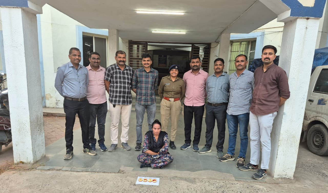 Woman caught for serial thefts across Ahmedabad, gold worth ₹3 lakh recovered