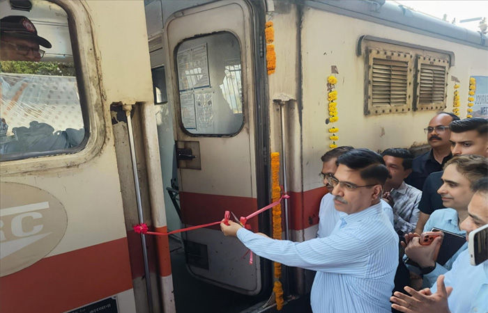 ઓઈલ - એલપીજી લોજિસ્ટિક ચેઈન પર સતત દેખરેખઃ પશ્ચિમ રેલવે જનરલ મેનેજર 1 - image