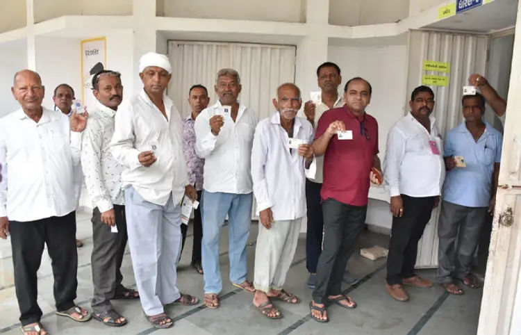 ગુજરાતમાં 8326 ગ્રામ પંચાયતોમાં શાંતિપૂર્ણ માહોલમાં મતદાન પૂર્ણ થયું, 25મી જૂને આવશે પરિણામ 5 - image