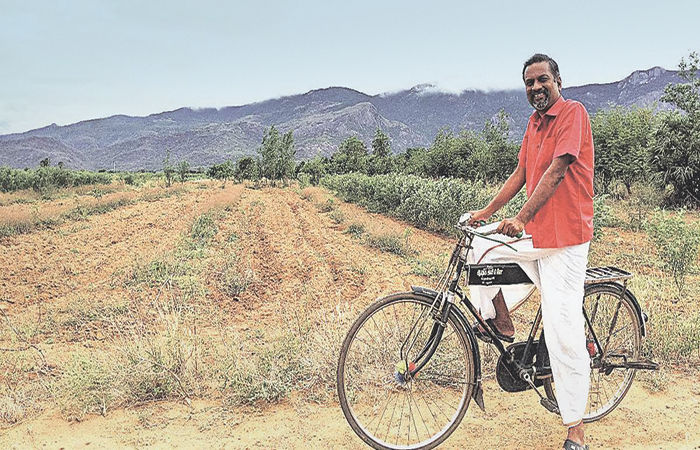 માઈક્રોસોફ્ટને ટક્કર આપતી ZOHO કંપની ગામડામાંથી ચલાવતા શ્રીધર વેમ્બુ 1 - image