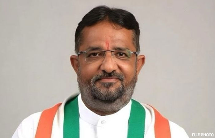 ગુજરાતમાં ચૂંટણી પહેલા કોંગ્રેસ સંગઠનમાં મોટા ફેરફાર, નવસારી શહેર પ્રમુખ તરીકે આ નેતાની નિમણૂક 2 - image