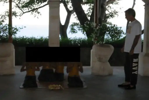 એપસ્ટિન ફાઈલ્સ: અત્યાર સુધી 3 લાખ દસ્તાવેજ જાહેર, કોનું-કોનું નામ આવ્યું? જુઓ લિસ્ટ 15 - image