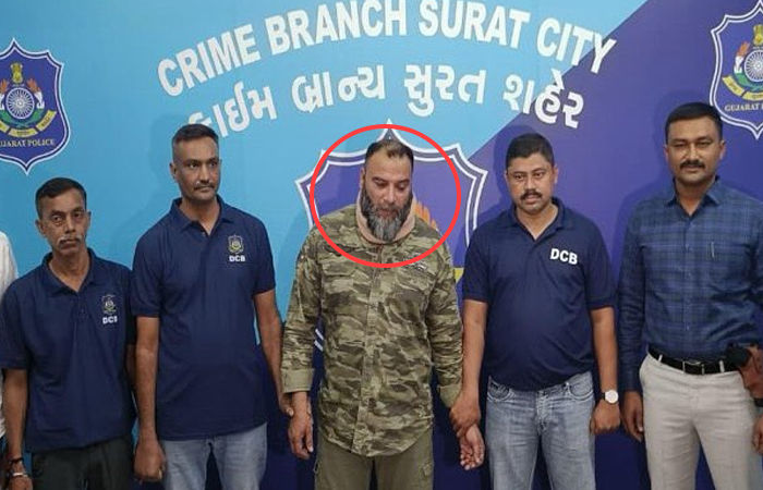 સુરતમાંથી ઝડપાયો 'રહેમાન ડકેત', દેશના અનેક રાજ્યોમાં વોન્ટેડ કુખ્યાત ઇરાની ગેંગનો સૂત્રધાર રાજુ ઇરાની ઝડપાયો 1 - image