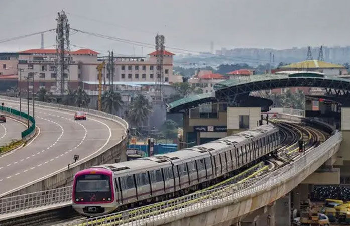 મેટ્રોની આવક એક વર્ષમાં રેકોર્ડ 35% વધીને 58 કરોડ થઈ, 2025માં 4.83 કરોડથી વધુ મુસાફરો 1 - image