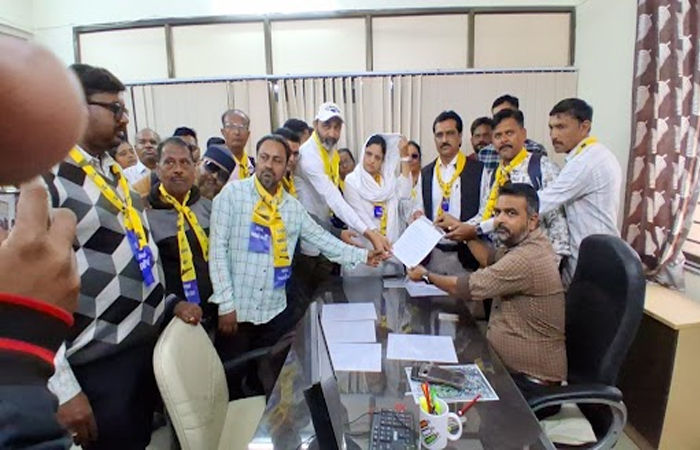 જામનગરમાં પણ ધીમે ધીમે SIRનો મુદ્દો ગાજ્યો : આમ આદમી પાર્ટી દ્વારા જિલ્લા કલેકટરને કાનૂની નોટિસ પાઠવી 2 - image